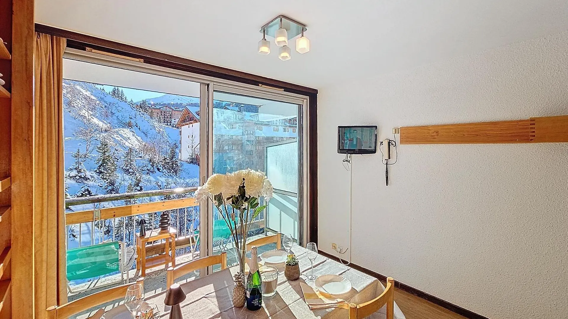 Courchevel 1650 - Mountain View - Snow Front 2S05 Apartment