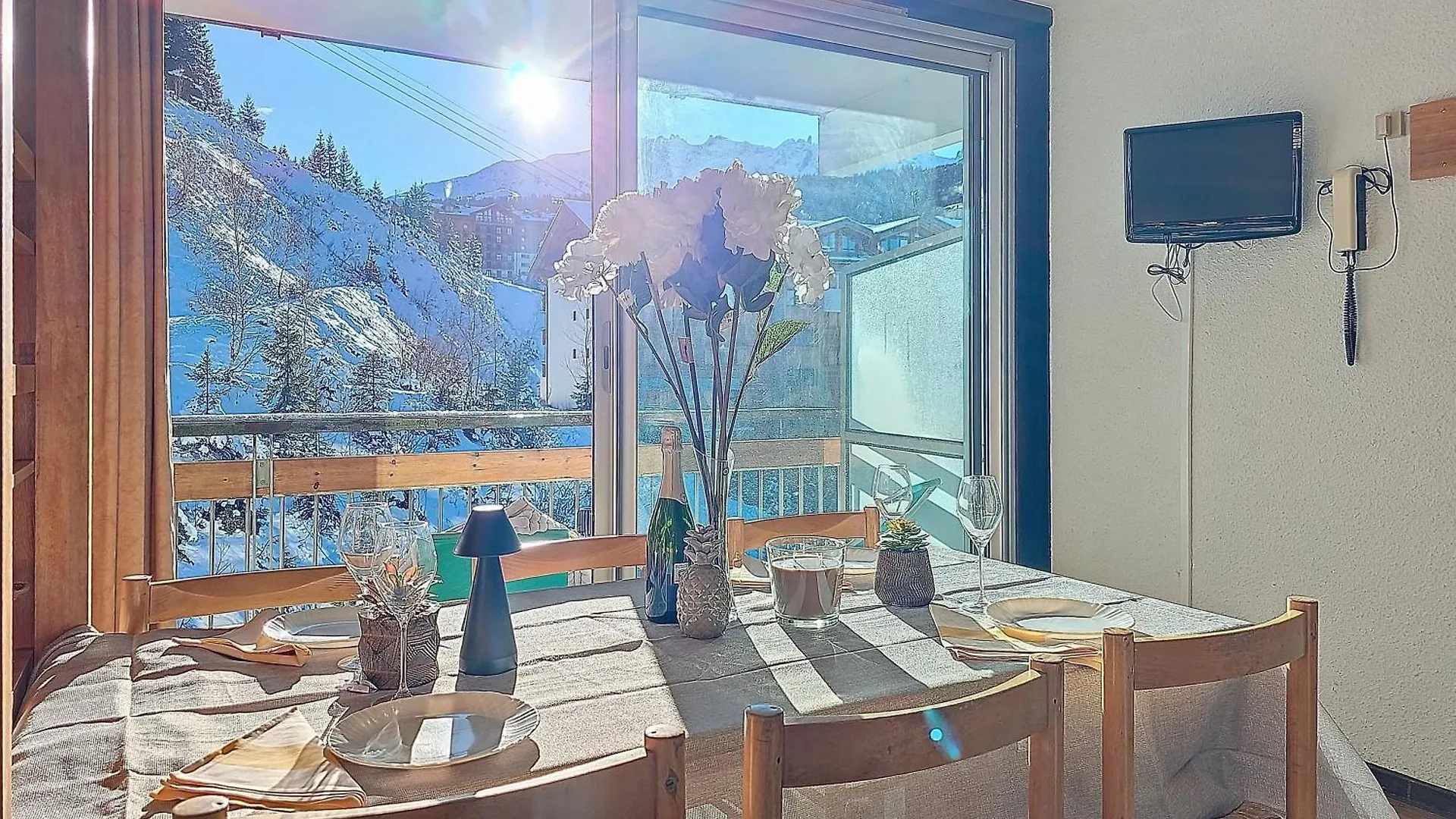 Courchevel 1650 - Mountain View - Snow Front 2S05 Apartment