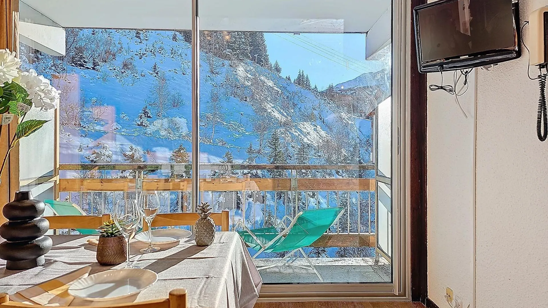 Courchevel 1650 - Mountain View - Snow Front 2S05 Apartment